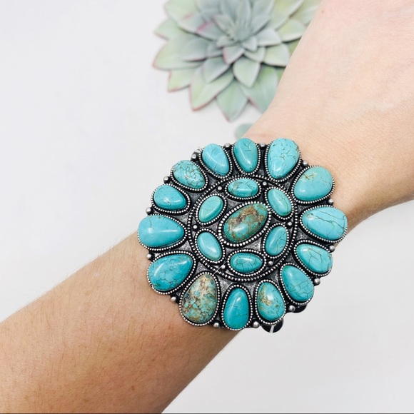 Jewelry - Natural Beauty Naja Stretch Bracelet